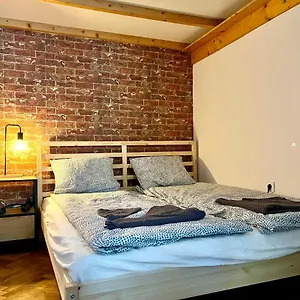 https://quiet-condo-for-six-in-downtown-budapest.inbudapesthotels.com